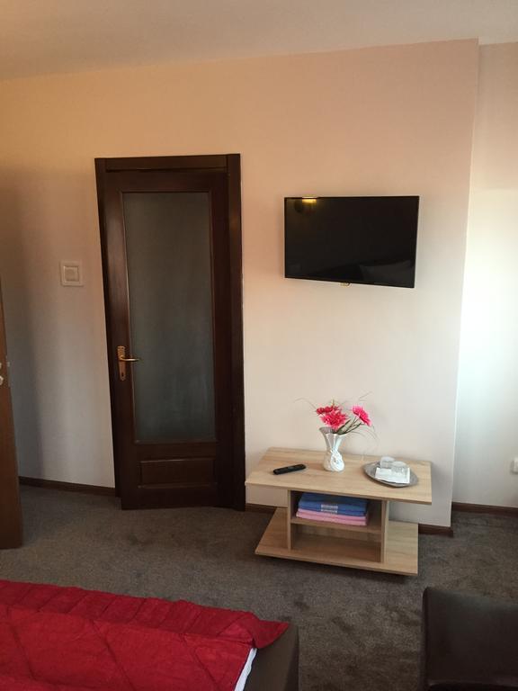 Pensiunea Flora Piatra Neamţ Dış mekan fotoğraf