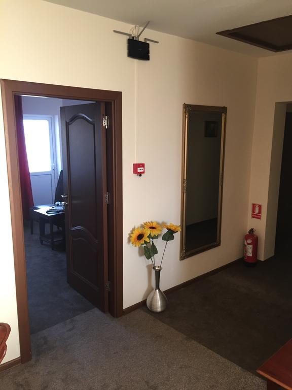 Pensiunea Flora Piatra Neamţ Dış mekan fotoğraf