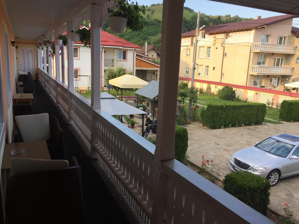 Pensiunea Flora Piatra Neamţ Dış mekan fotoğraf